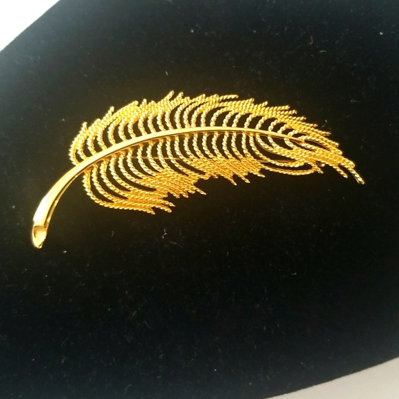 MONET Vintage Large Stylized Feather Leaf Brooch Pin - Picture 3 of 9